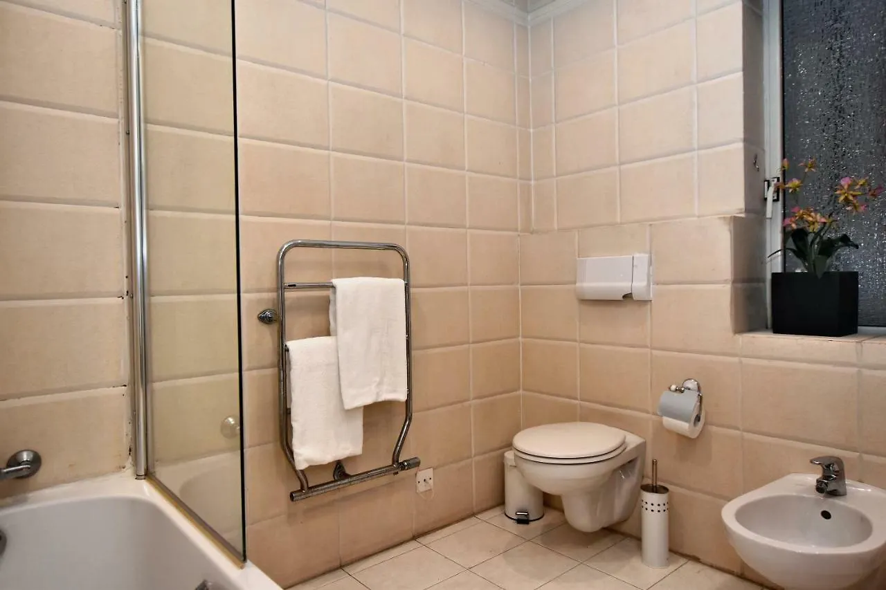 City Living Suite Tk 3 Rm 3 Saint Julian's Guest house